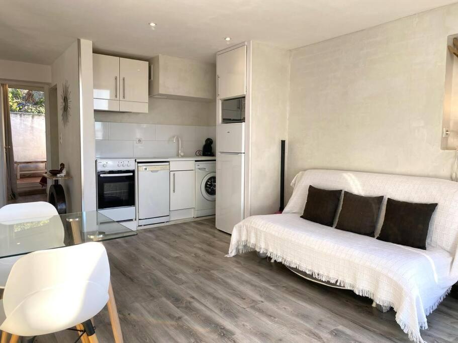 Tusquets - Apartamento Con Vistas Al Mar كاذاكيس المظهر الخارجي الصورة