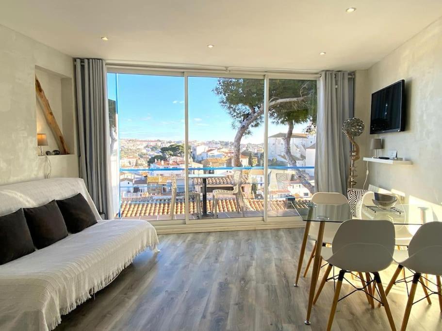 Tusquets - Apartamento Con Vistas Al Mar كاذاكيس المظهر الخارجي الصورة