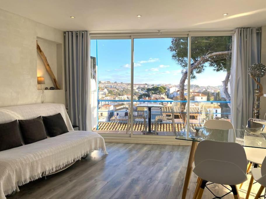 Tusquets - Apartamento Con Vistas Al Mar كاذاكيس المظهر الخارجي الصورة